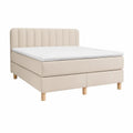 Beige kontinentalseng med polstret sengegavl og topmadras, 160 x 200 cm